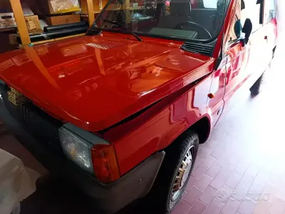 Usata Fiat Panda 30 CV (22 kW) 1986 Rosso Utilitaria