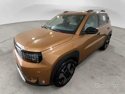 Nouvelle Fiat Grande Panda La Prima 101 ch (74 kW) 2026 Marron Citadine