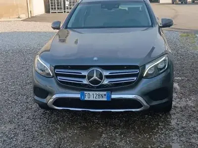 Usata Mercedes GLC250 204 CV (150 kW) 2016 Grigio SUV