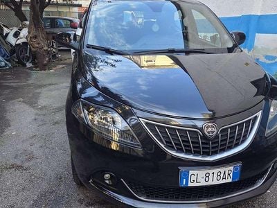 Usata Lancia Ypsilon Silver 69 CV (50 kW) 2022 Nero Utilitaria