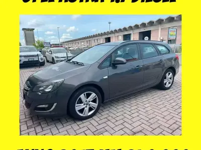 Usata Opel Astra 110 CV (80 kW) 2013 Grigio Station wagon