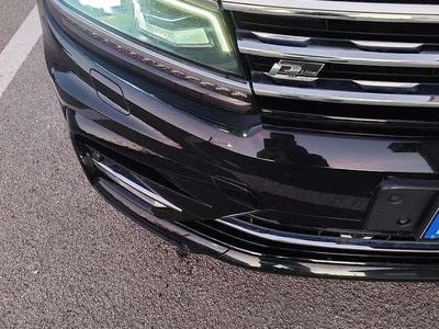 Usata VW Tiguan R-line 150 CV (110 kW) 2017 Nero SUV