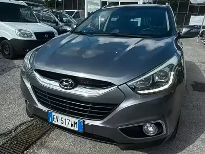 Usado Hyundai ix35 GO! 136 HP (100 kW) 2014 Cinzento SUV