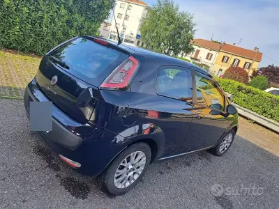 Usata Fiat Punto Evo 69 CV (50 kW) 2011 Blu Utilitaria
