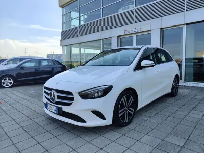 Usata Mercedes B180 116 CV (85 kW) 2022 Bianco Utilitaria