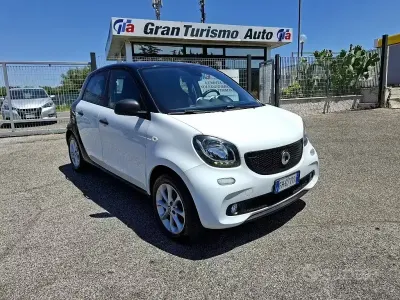 Usata Smart ForFour 71 CV (52 kW) 2017 Bianco Utilitaria