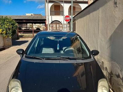 Gebraucht Fiat Punto 75 PS (55 kW) 2011 Schwarz Kleinwagen