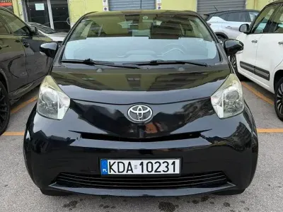 Käytetty Toyota iQ 68 HP (50 kW) 2009 Musta Viistoperä