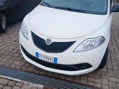 Usata Lancia Ypsilon 69 CV (50 kW) 2018 Bianco Utilitaria