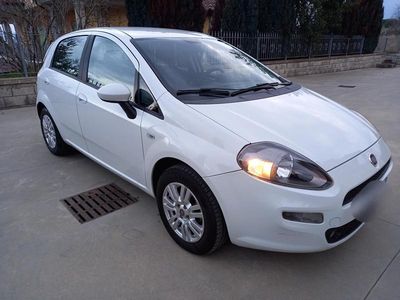 Usata Fiat Punto Lounge 75 CV (55 kW) 2014 Bianco Utilitaria