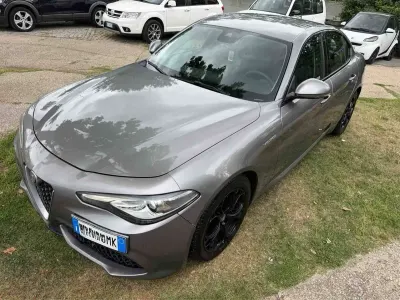 Usata Alfa Romeo Giulia Veloce 211 CV (155 kW) 2017 Grigio Berlina