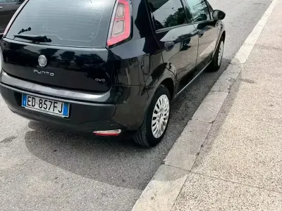 Gebraucht Fiat Punto 75 PS (55 kW) 2010 Schwarz Kleinwagen