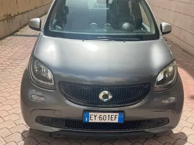 Usata Smart ForFour Passion 71 CV (52 kW) 2015 Grigio Utilitaria