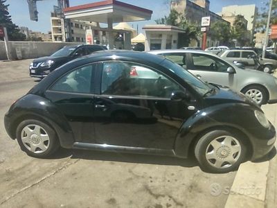 Usata VW Beetle 101 CV (74 kW) 2002 Nero Utilitaria