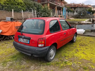 Usata Nissan Micra 54 CV (39 kW) 2000 Rosso Utilitaria