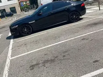 Usata Jaguar XE R-Sport 180 CV (132 kW) 2015 Nero Berlina