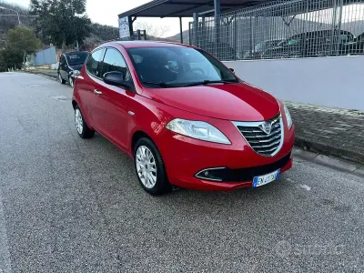 Brugt Lancia Ypsilon Gold 69 HK (50 kW) 2012 Rød Hatchback