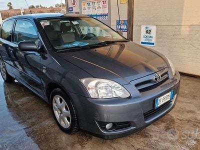 Usata Toyota Corolla 90 CV (66 kW) 2006 Grigio Utilitaria