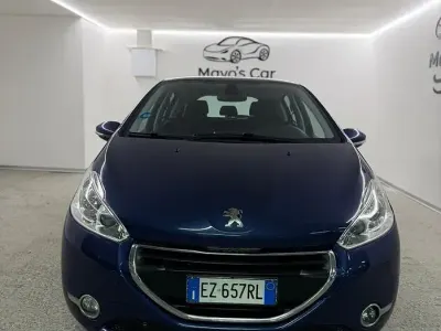 Usata Peugeot 208 92 CV (67 kW) 2015 Blu Utilitaria