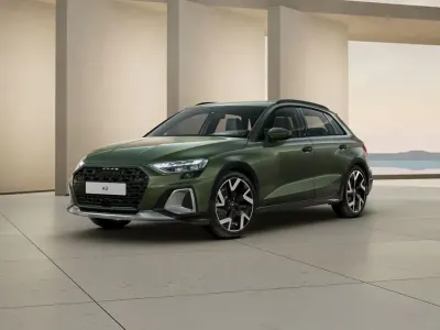 Nuova Audi A3 e-tron 150 CV (110 kW) 2026 Verde distretto metallizzato Utilitaria