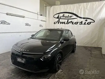 Usata Lancia Ypsilon 101 CV (74 kW) 2025 Nero Utilitaria