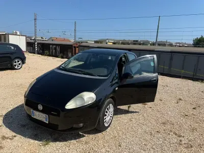 Usata Fiat Grande Punto 75 CV (55 kW) 2007 Nero Utilitaria