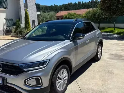 Usata VW T-Roc 110 CV (80 kW) 2023 Grigio SUV