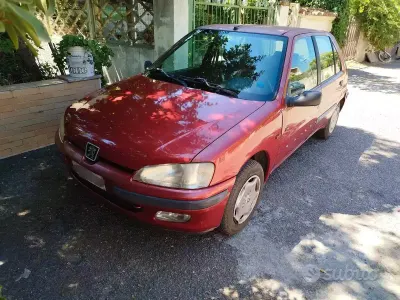 Usata Peugeot 106 50 CV (36 kW) 1997 Rosso Utilitaria