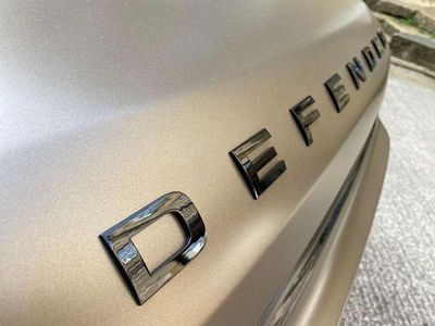 Usata Land Rover Defender SE Dynamic 200 CV (147 kW) 2022 Bronzo SUV