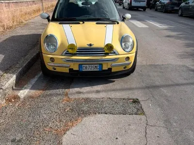Usata Mini One D 75 CV (55 kW) 2004 Giallo Utilitaria