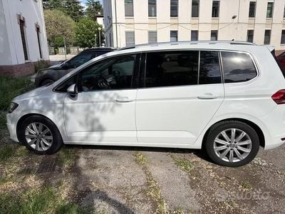 Begagnad VW Touran Executive 116 HK (85 kW) 2018 Vit Minibuss