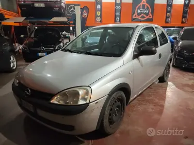 Usado Opel Corsa 58 HP (42 kW) 2002 Cinzento Citadino