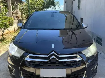 Usata Citroën DS4 111 CV (81 kW) 2012 Bluazzurro Utilitaria