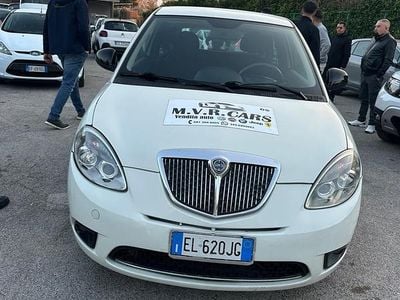 Usata Lancia Ypsilon Platinum 75 CV (55 kW) 2011 Bianco Utilitaria