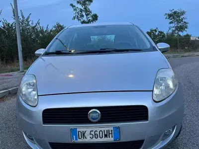 Usata Fiat Grande Punto Active 65 CV (47 kW) 2007 Bluazzurro Utilitaria