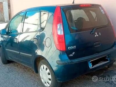 Blu Usata 2007 Mitsubishi Colt Berlina | 450 €