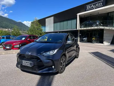 Usata Toyota Yaris Hybrid Trend 92 CV (67 kW) 2025 Grigio Berlina