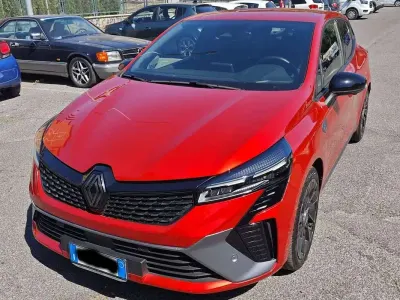 Usata Renault Clio V 145 CV (106 kW) 2024 Rosso Utilitaria