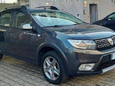 Usata Dacia Sandero Stepway 90 CV (66 kW) 2019 Grigio Berlina