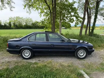 Usata BMW 520 129 CV (94 kW) 1989 Bluazzurro Berlina