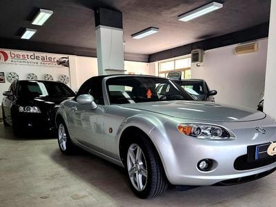 Usata Mazda MX5 126 CV (92 kW) 2006 Argento Cabrio