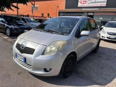 Usata Toyota Yaris Sol 87 CV (63 kW) 2007 Grigio Utilitaria