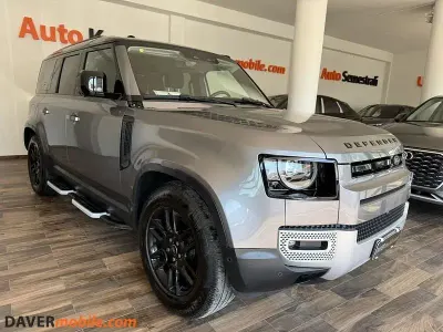 Usata Land Rover Defender SE 249 CV (183 kW) 2022 Grigio scuro SUV