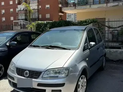 Käytetty Fiat Idea 69 HP (50 kW) 2008 Harmaa Tila-auto