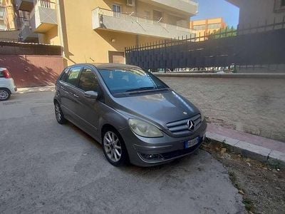 Mercedes B180