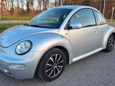 Usata VW New Beetle 102 CV (75 kW) 2001 Argento Utilitaria