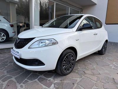 Usata Lancia Ypsilon Gold 69 CV (50 kW) 2024 Bianco Utilitaria
