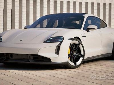 Usata Porsche Taycan Turbo S 698 kW (950 CV) 2024 Bianco Berlina