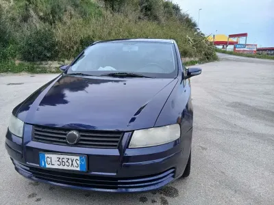 Usata Fiat Stilo 116 CV (85 kW) 2003 Blu Berlina