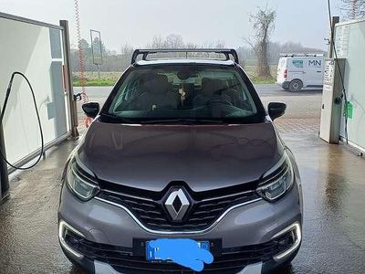 Usata Renault Captur 131 CV (96 kW) 2020 Grigio SUV